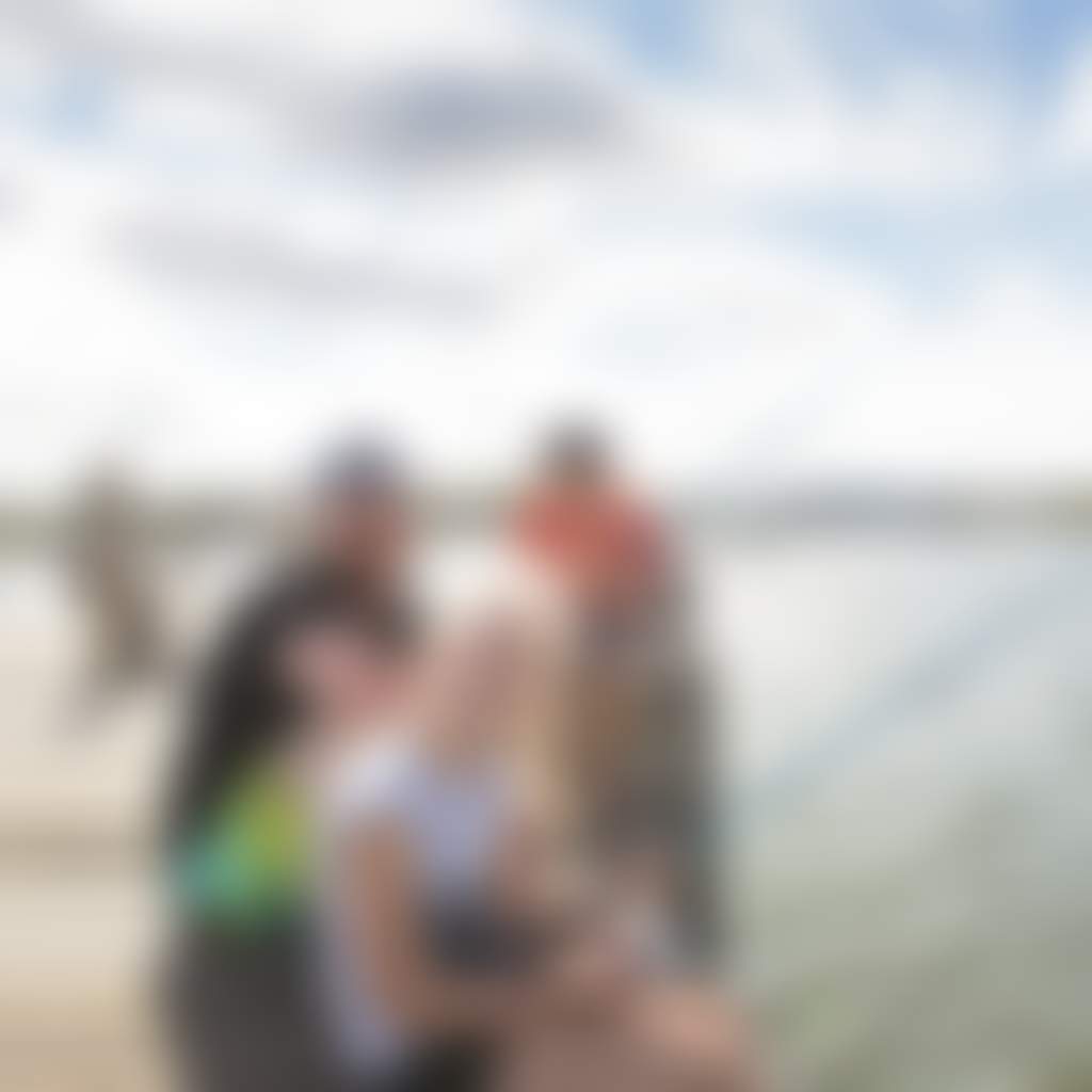 Family fishing of Karuah jetty
