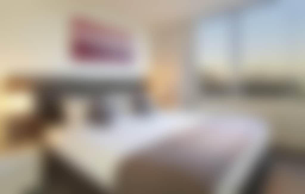 Original__9524076_Ah72_Lur_Hotel_Room_217_Bedroom_Out_2_Hr_Mr14Fqh